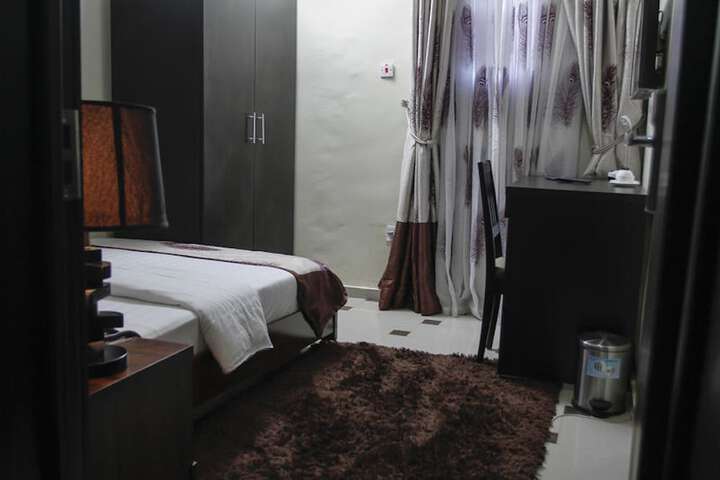 Room 7 of 29