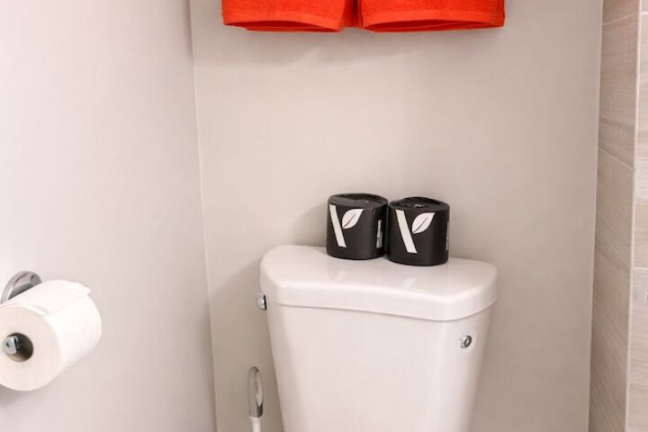 Room 40 of 65