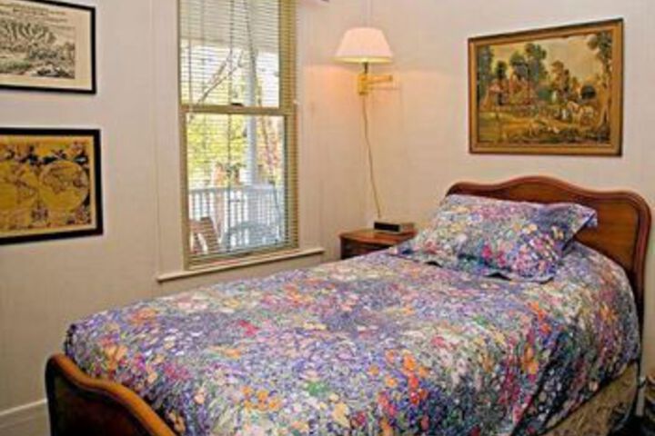 Room 32 of 63