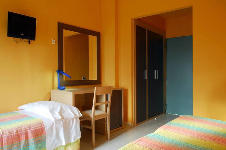 Room 6 of 43