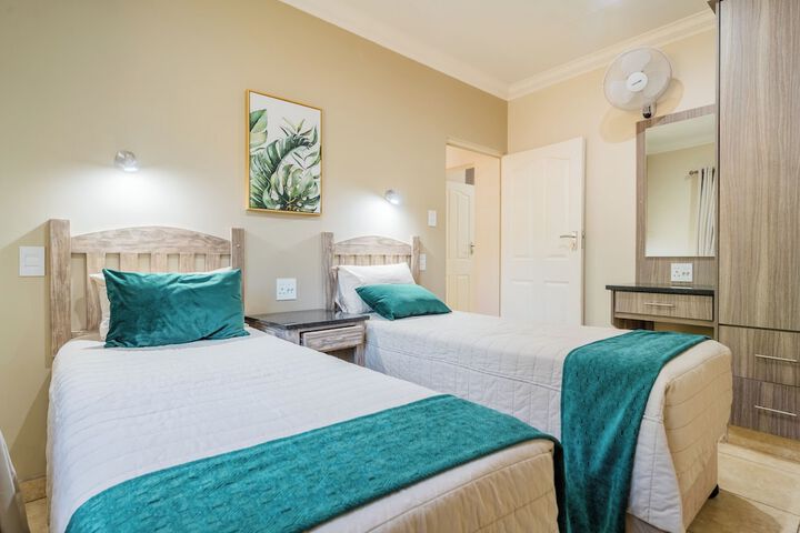 Room 40 of 236