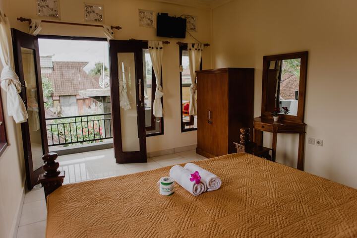 Room 10 of 27