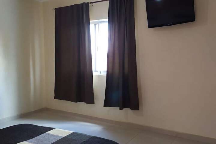 Room 8 of 18