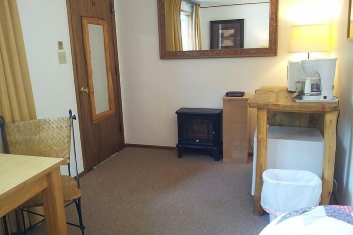 Room 25 of 139