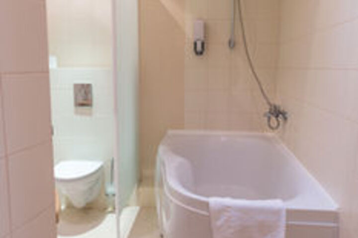 Room 5 of 52