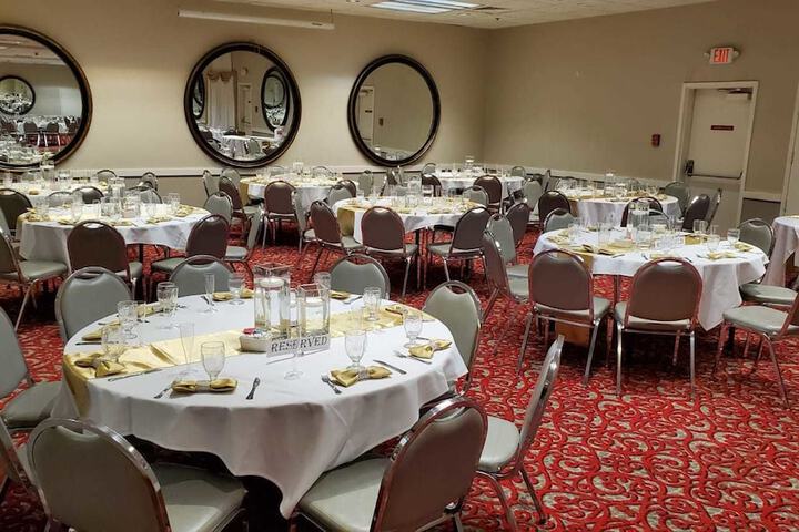 Ballroom/Hall 19 of 30