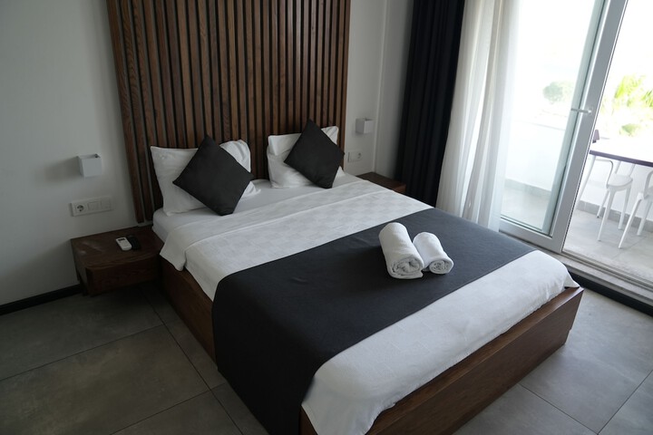 Room 10 of 35