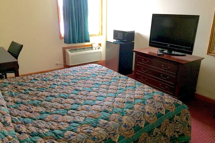 Room 13 of 16