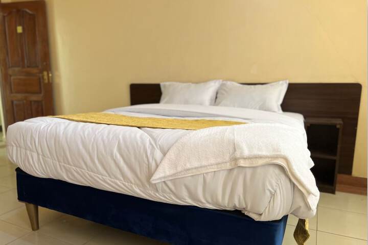 Room 8 of 17
