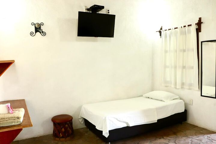 Room 3 of 34