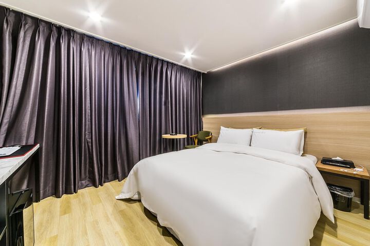 Room 146 of 155