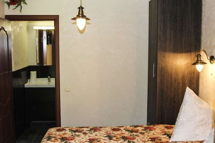 Room 5 of 36