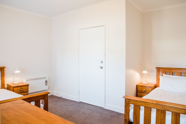 Room 16 of 179