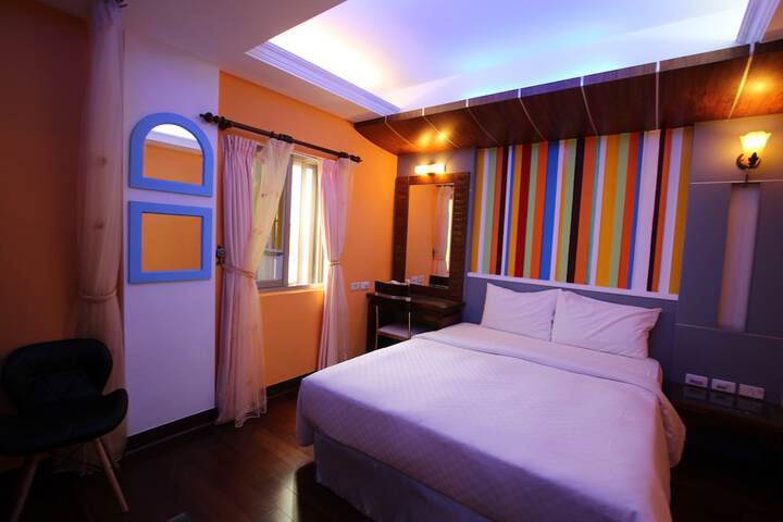 Room 12 of 33