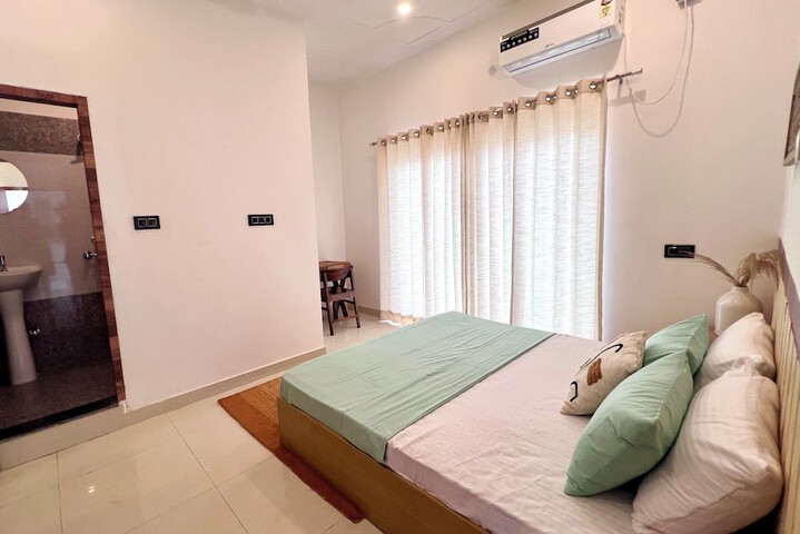 Room 16 of 19