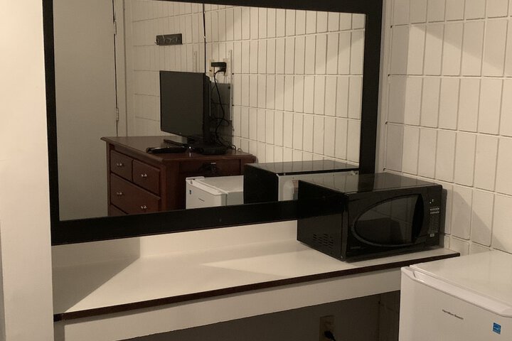 Room 5 of 12