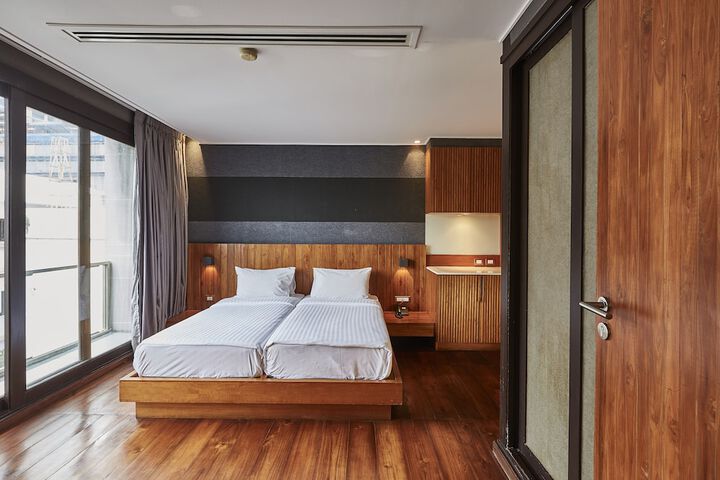 Room 19 of 90
