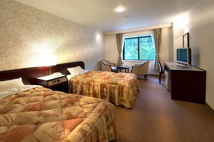 Room 5 of 63