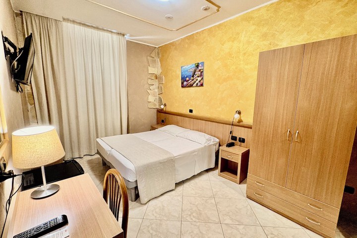 Room 10 of 45