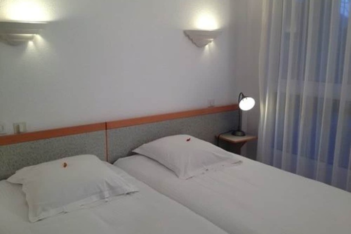 Room 3 of 51