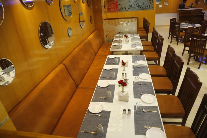 Dining 22 of 32