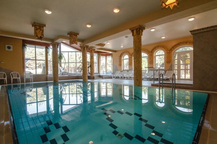 Pool 17 of 42