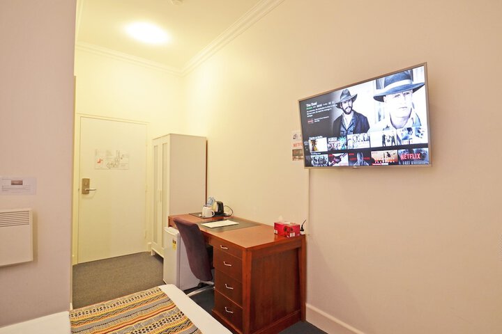 Room 21 of 35