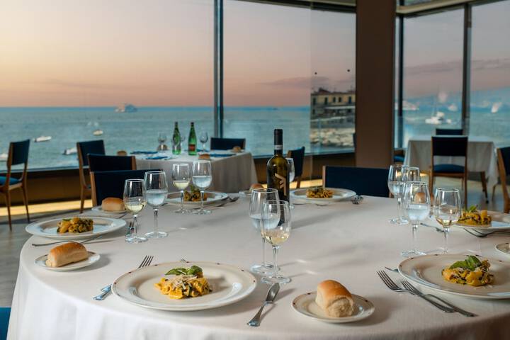Dining 61 of 130