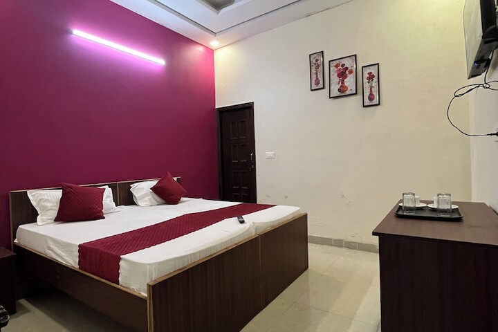 Room 4 of 14