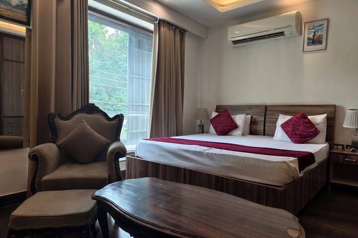 Room 56 of 90