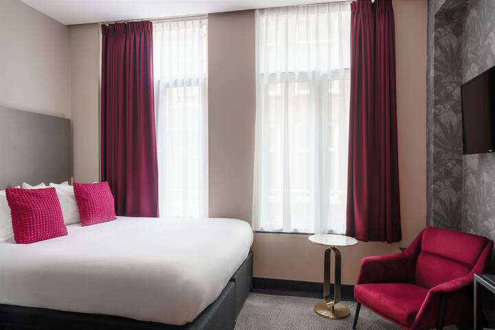 Room 22 of 62