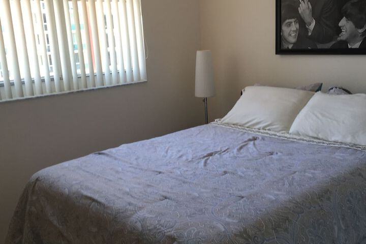Room 5 of 33