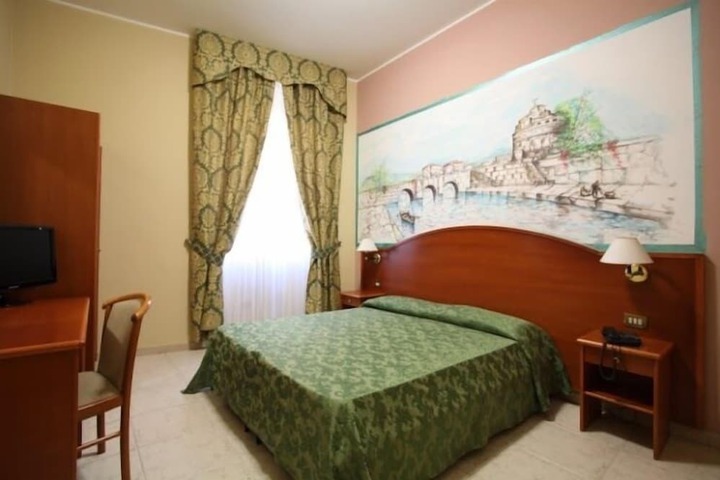 Room 10 of 21