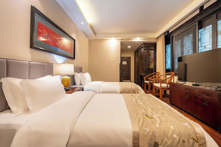 Room 12 of 65