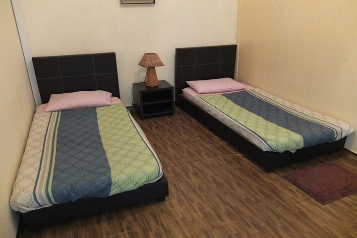 Room 7 of 37