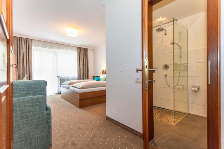 Room 3 of 69