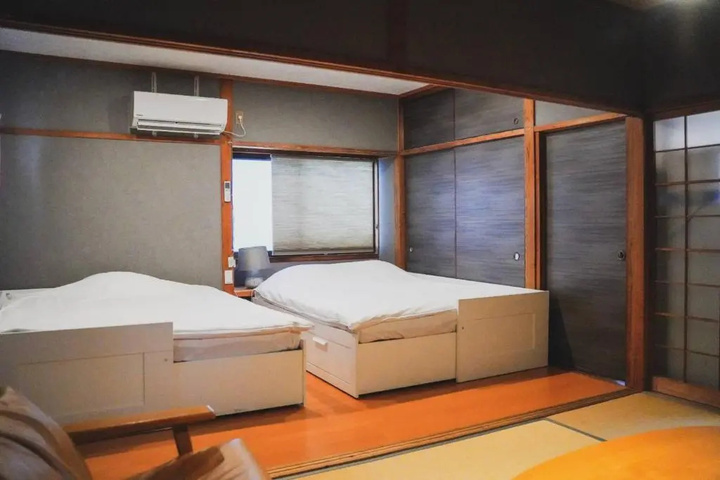 Room 3 of 15