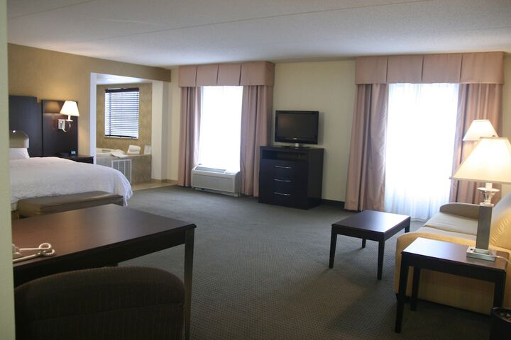 1 King Bed (3 of 22)