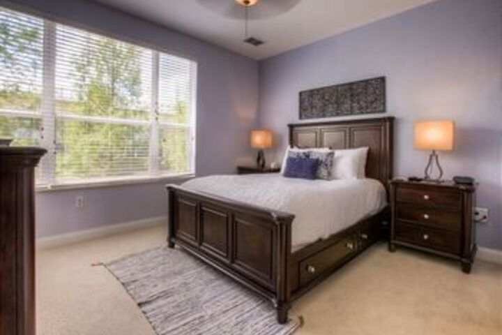 Room 9 of 23