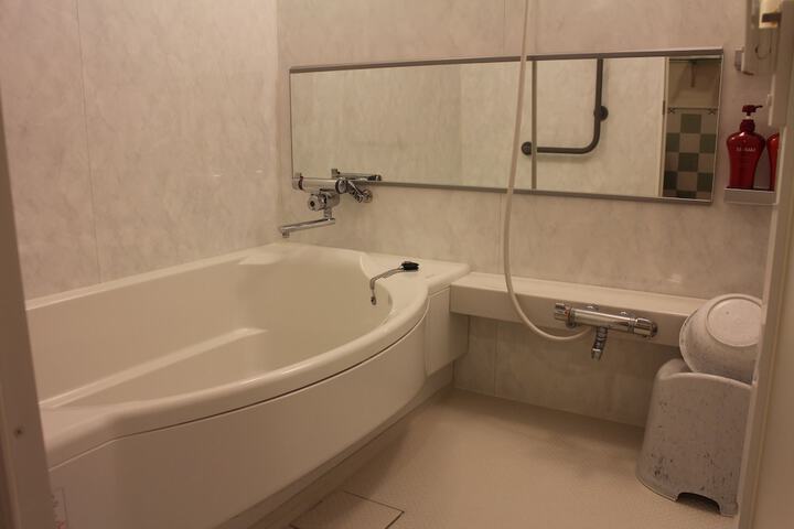 Room 11 of 25