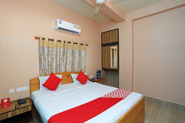 Room 7 of 18