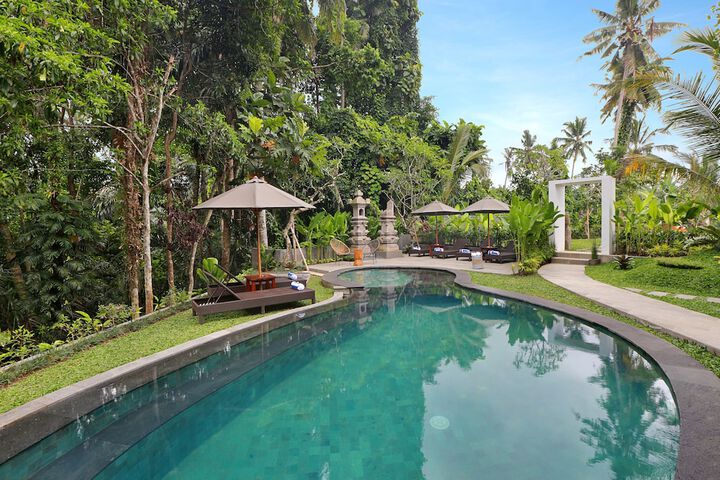 Pool 39 of 51