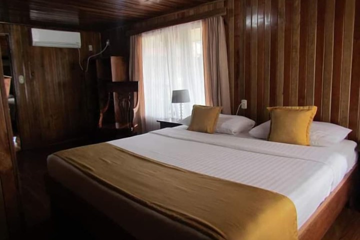 Room 2 of 24