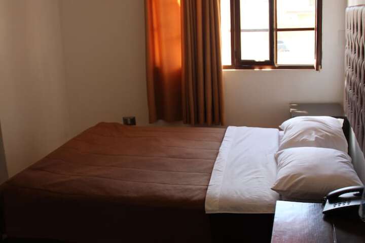 Room 30 of 72