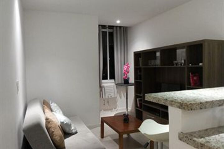 Room 12 of 34