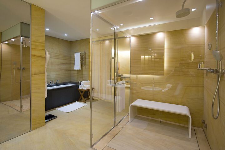 Room 60 of 136