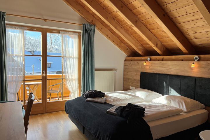 Room 8 of 38