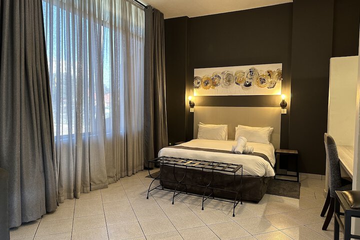 Room 11 of 38