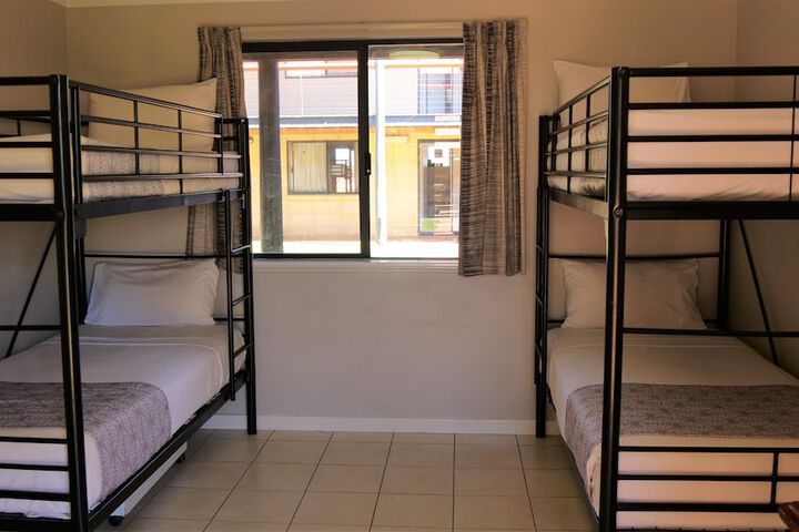 Room 13 of 122