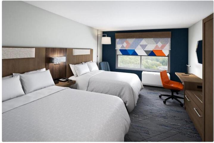 Premium Queen Bed (3 of 19)